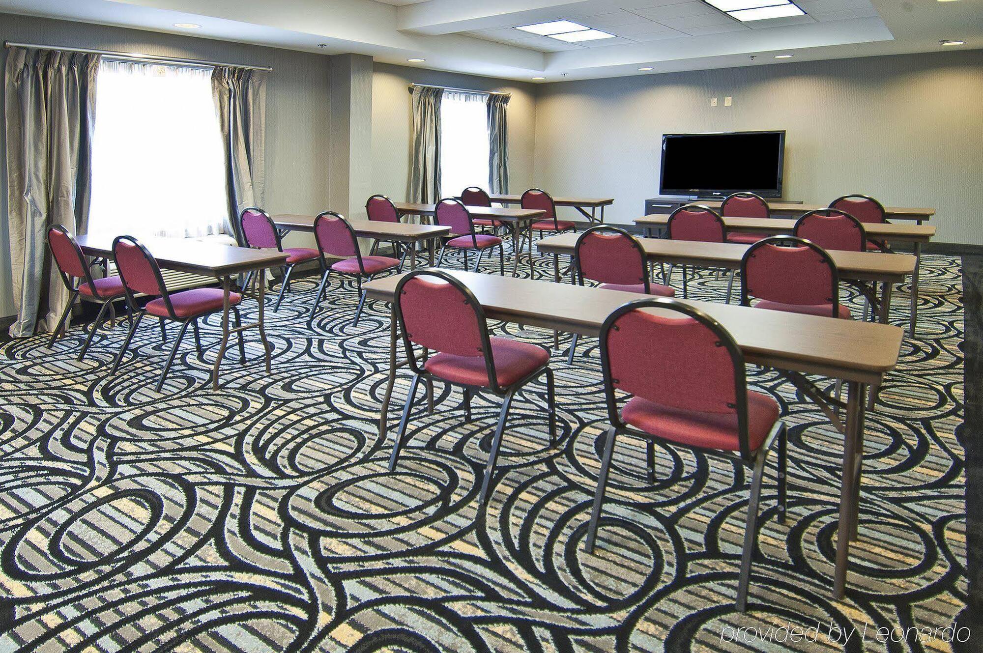 Holiday Inn Express & Suites Jackson/Pearl International Airport Bagian luar foto