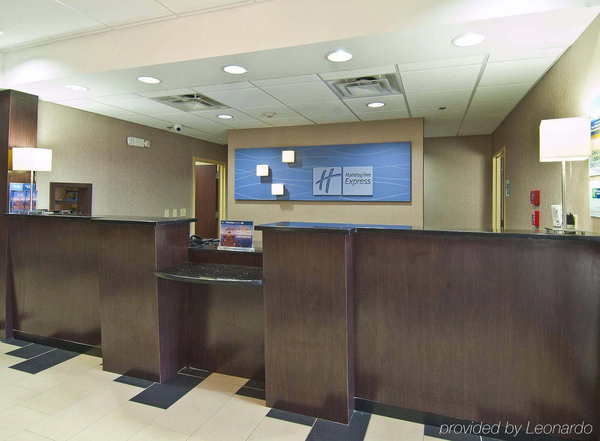 Holiday Inn Express & Suites Jackson/Pearl International Airport Bagian luar foto
